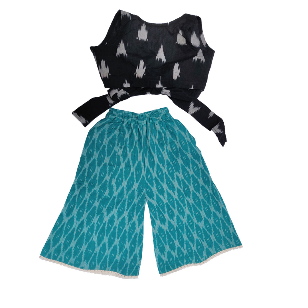 Black top blue papalazzo